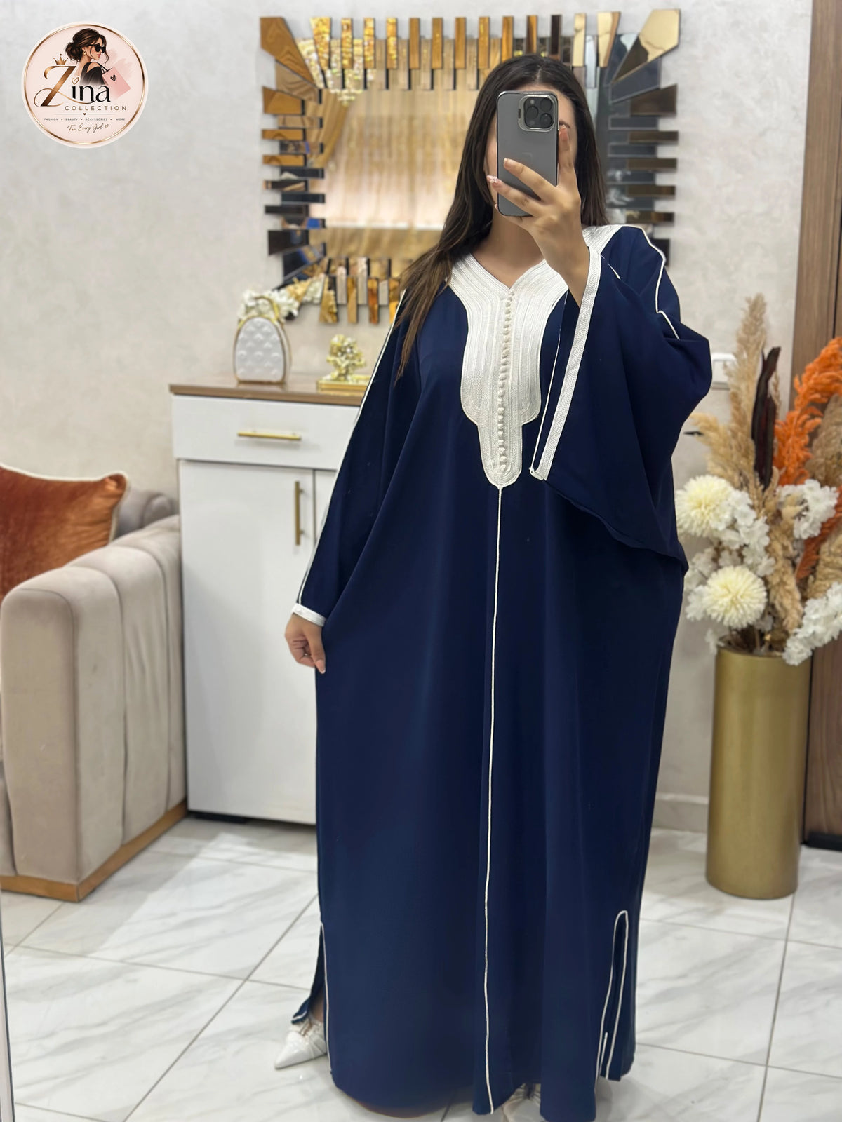 Kaftan en Crêpe Rosa avec sfifa et aakad — bleu marine & blanc — vue ensemble