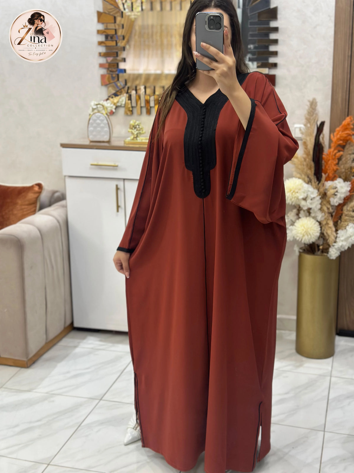Kaftan en Crêpe Rosa avec sfifa et aakad — brique & noir — vue ensemble