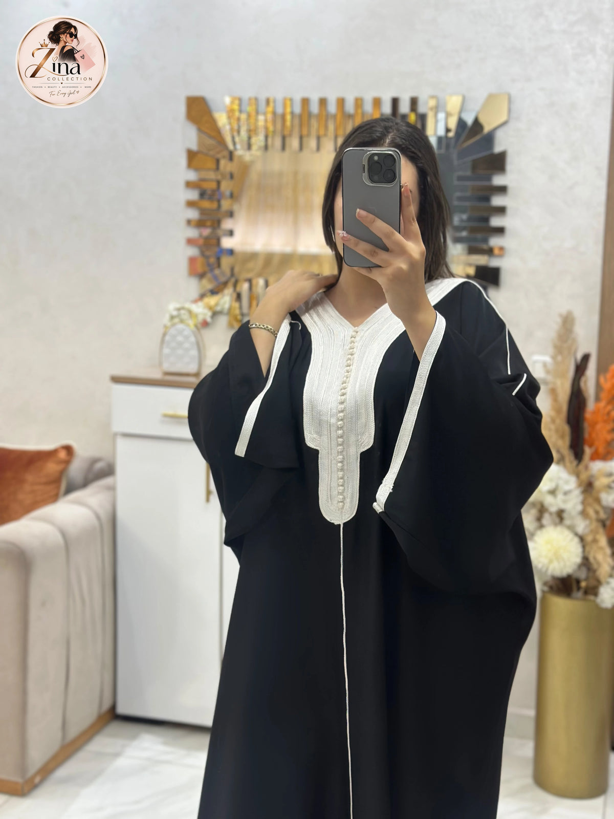 Kaftan en Crêpe Rosa avec sfifa et aakad — noir & blanc — detail