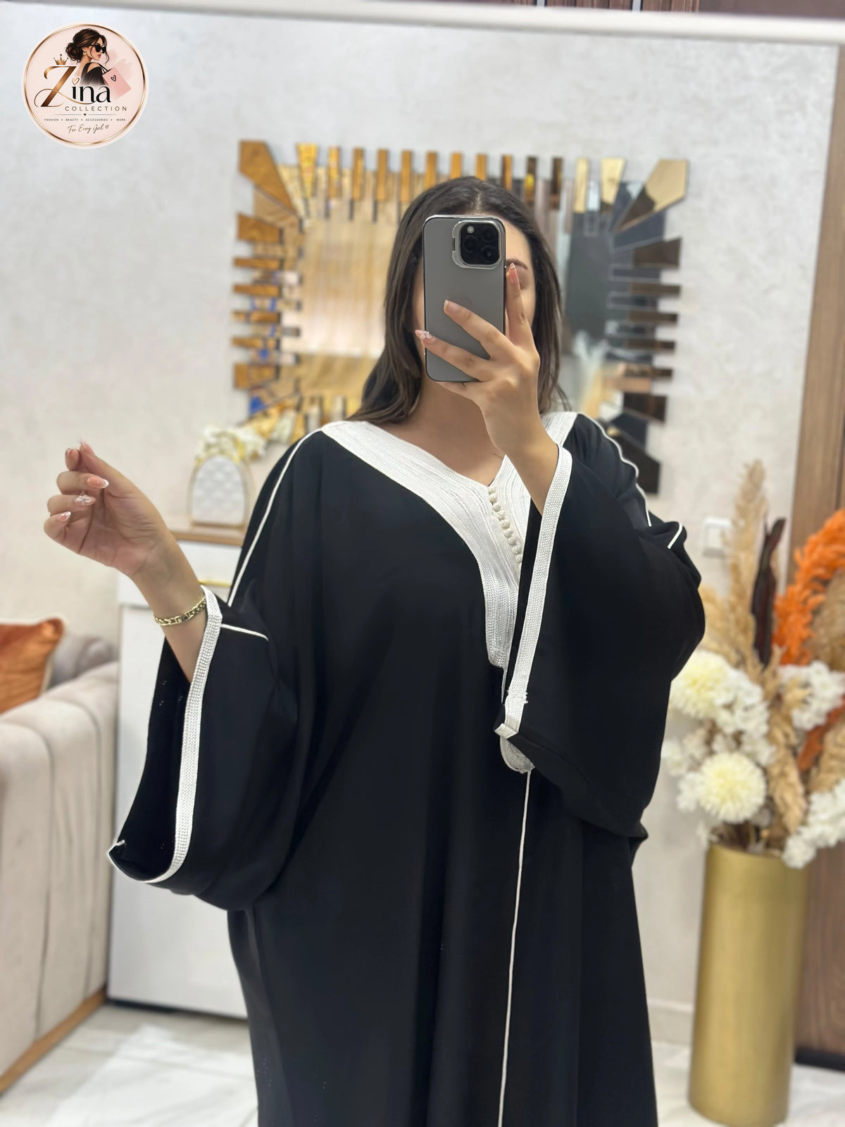 Kaftan en Crêpe Rosa avec sfifa et aakad — noir & blanc — vue ensemble